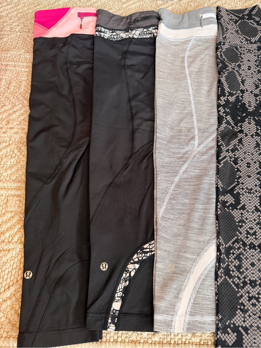 4 pcs. LULULEMON BUNDLE Leggings - Size 4 - Picture 2 of 10